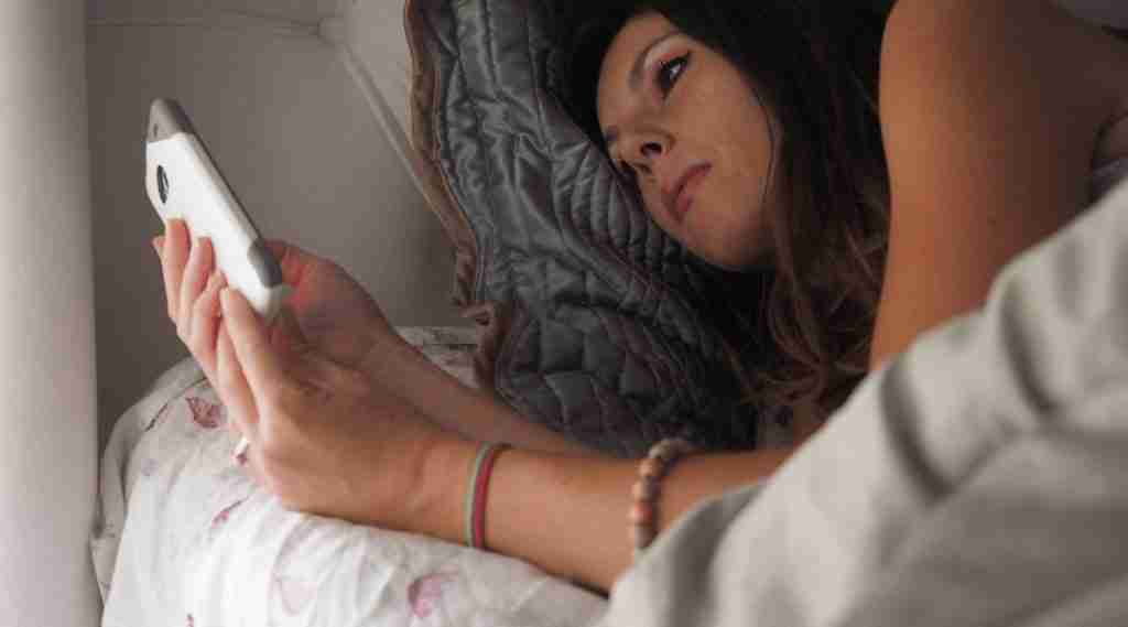 Women In Bed With Phone No Boundaries