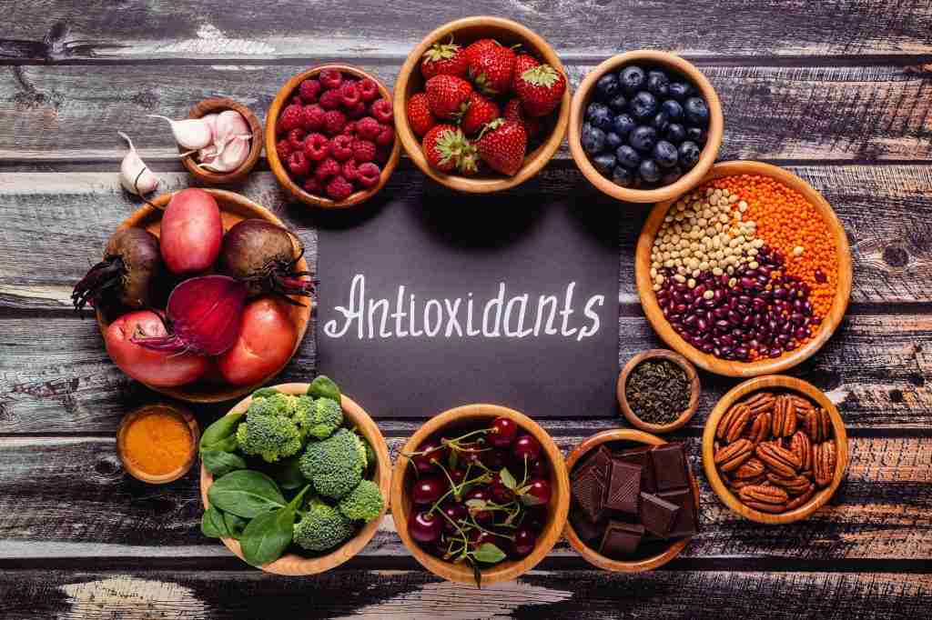 Healthy foods high in antioxidants.