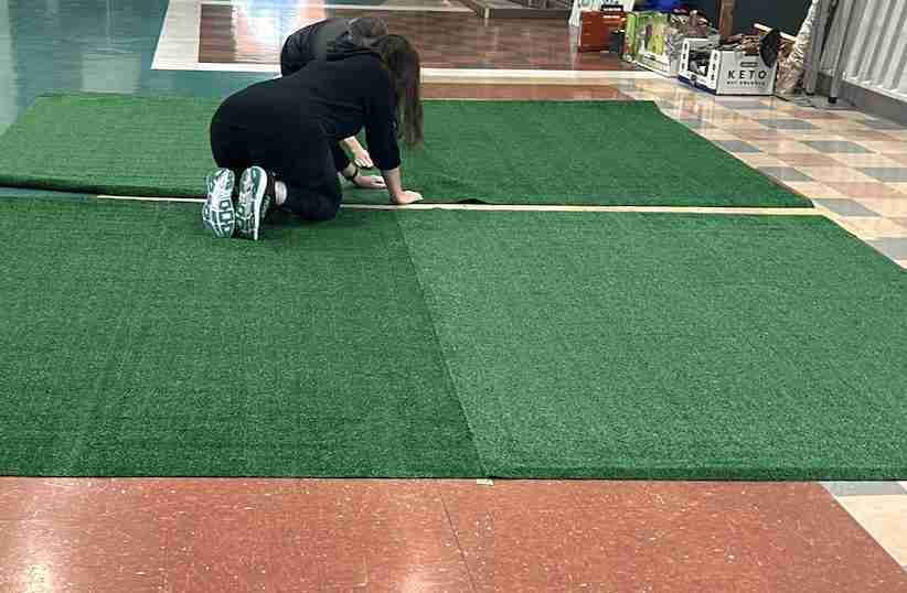 Green Turf for poolside party