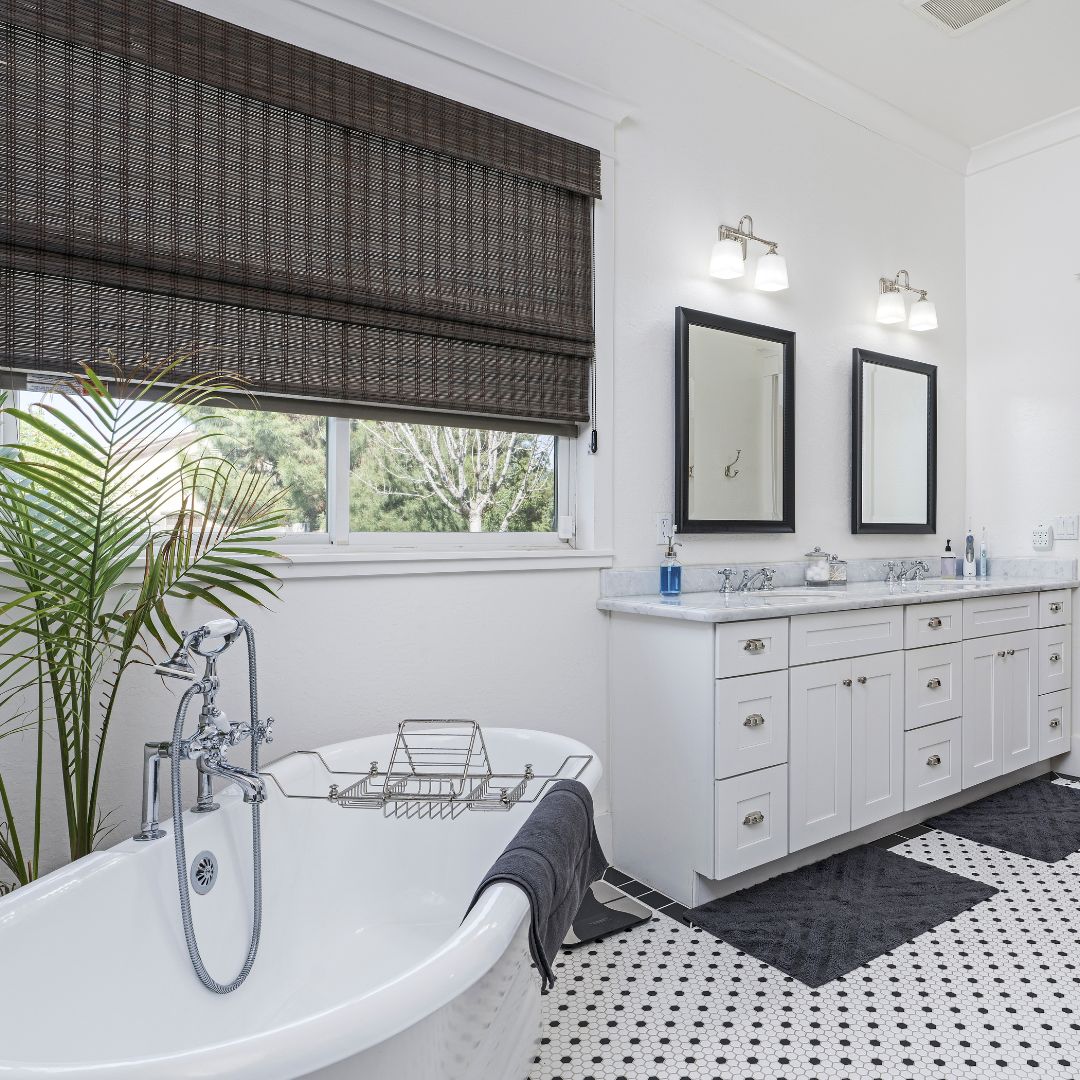 Window treatment ideas for bathrooms- gray shade in white bathroom