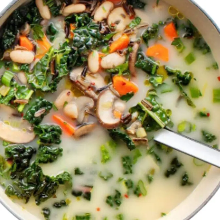 Creamy wild rice with kale and mushrooms