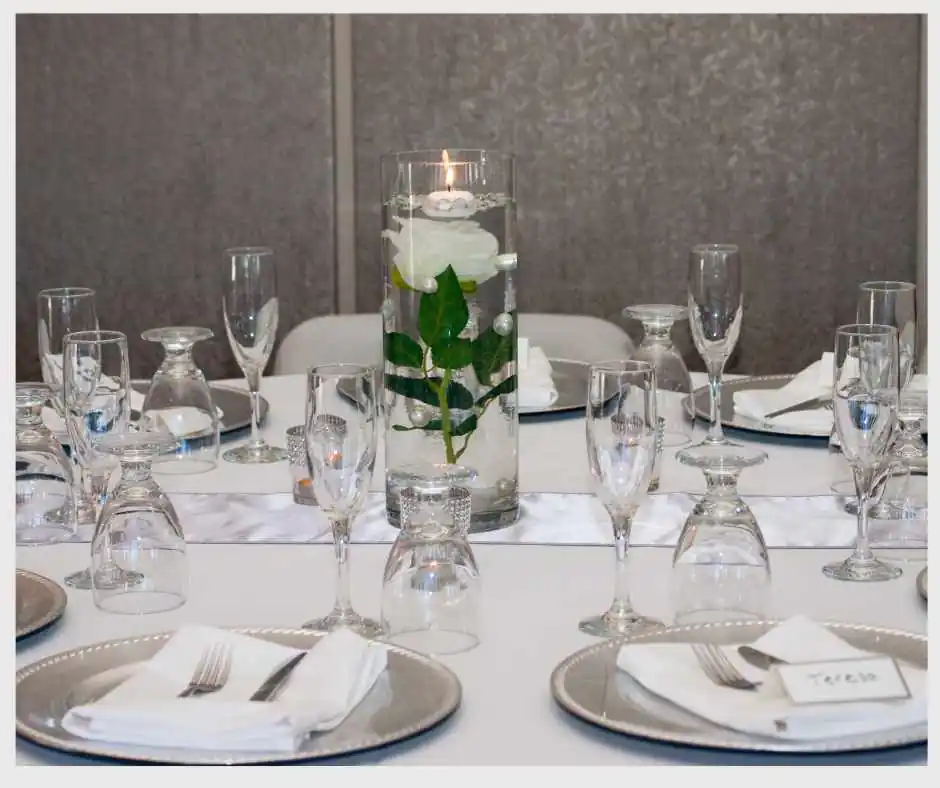 modern table setting 